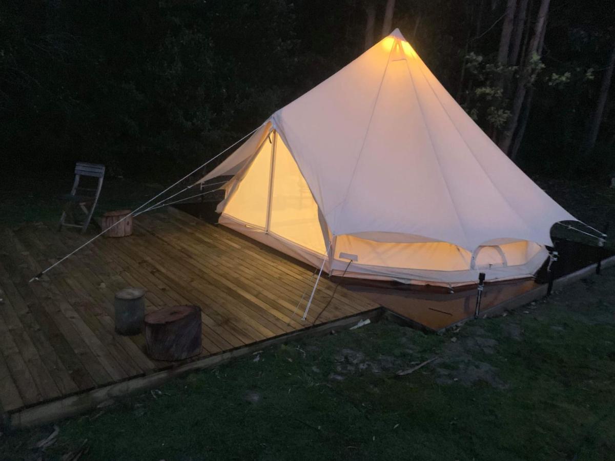 Luxury tent Base Glamp Bruny - Heated Tents For 8 People *