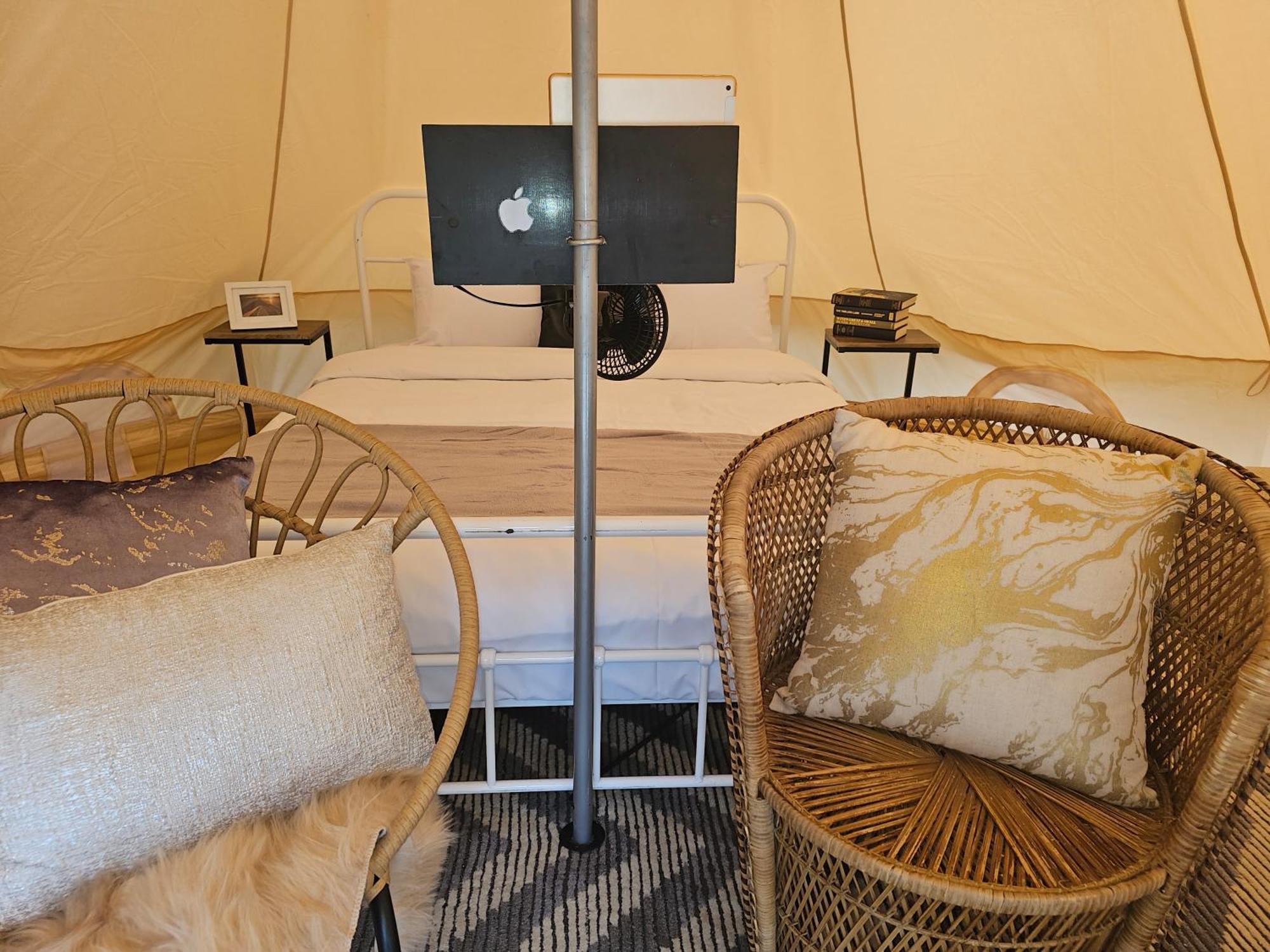 Base Glamp Bruny - Heated Tents For 8 People Alonnah