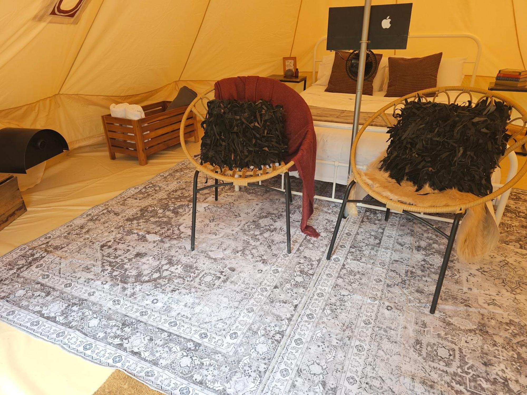 Base Glamp Bruny - Heated Tents For 8 People Alonnah